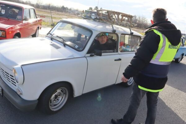 251230 Szilv Gur 100